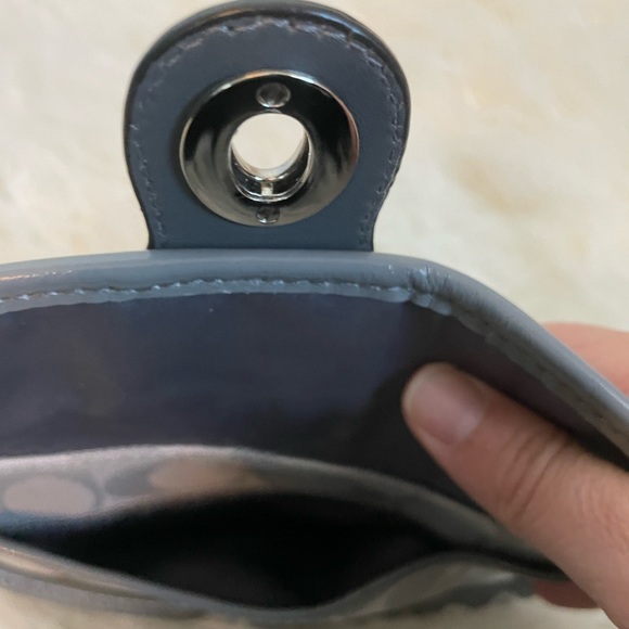 Coach Wristlet-Authentic - Picture 4 of 4